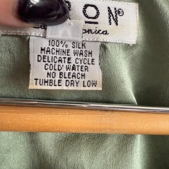 CITRON Santa Monica | Sage Green Silk Sleeveless Shell Top | Medium - Picture 5 of 7